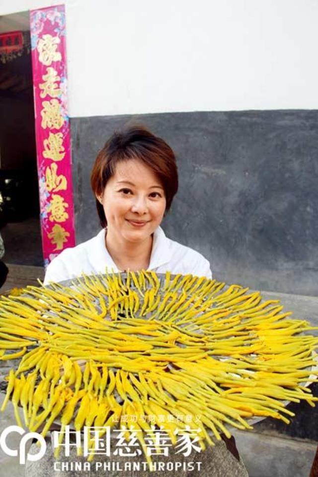 演员袁立,在秦岭见了棺材,也落了泪