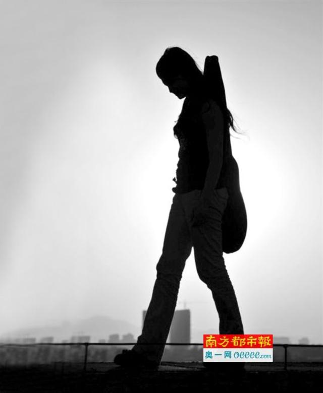 “你走路，我捐钱”是一项运动公益活动，鼓励大家关注中国乡村文化教育事业建设，主办者以1000元/公里的标准捐赠款项，用于徒步者所选择捐赠村小的文化教育建设。如今，“运动公益”热潮正在兴起，相关的微信公众号和APP此起彼伏，越来越多的人从运动中找到了乐趣，找到了认同感和价值感。