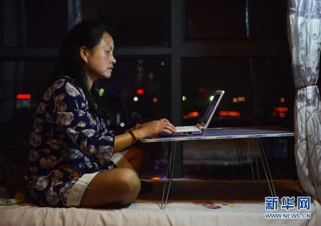 （新华全媒头条·国际盲人节）（9）盲人女教师刘芳：“中国大山里的海伦·凯勒”